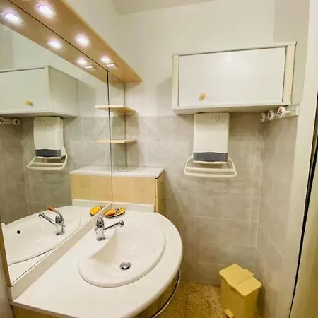 Grand Proche Du Port Apartment